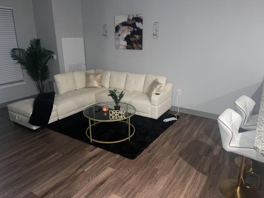 Luxurious & Spacious 1 Bedroom Hampton Zewnętrze zdjęcie